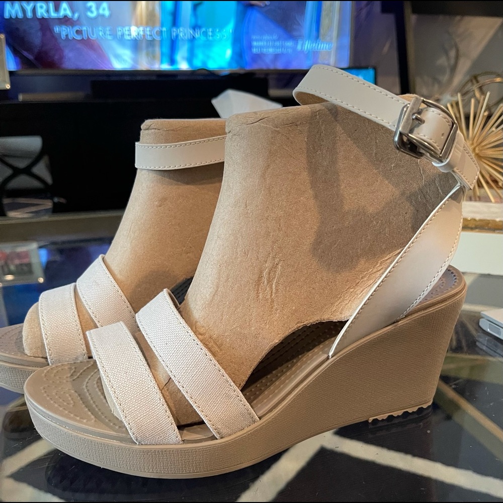 Sz 10 Crocs Canvas Strap Wedges